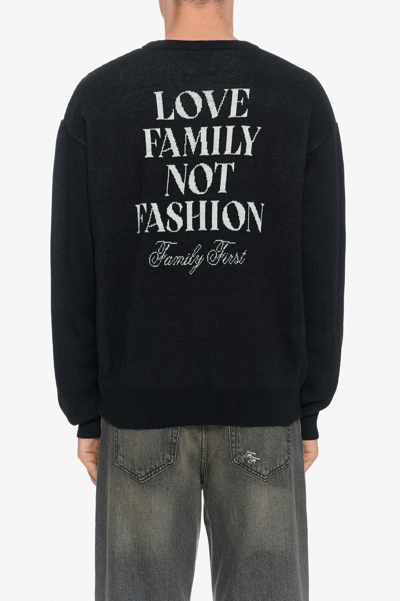 Family First Светр